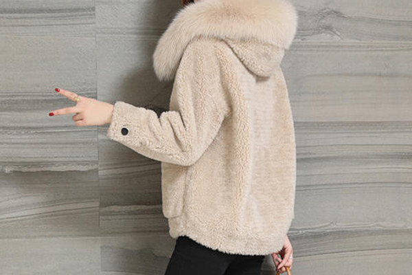 貢米色適合什么膚色 什么顏色的大衣不挑膚色 貢米色適合什么膚色 什么顏色的大衣不挑膚色