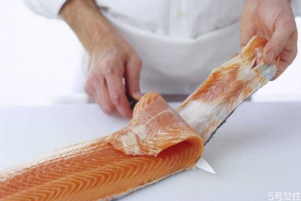三文魚(yú)肉如何保持新鮮 三文魚(yú)的吃法有什么 三文魚(yú)肉如何保持新鮮 三文魚(yú)的吃法有什么