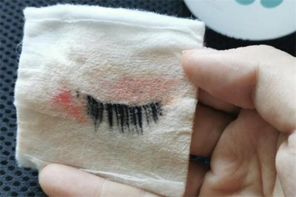 璦微丹卸妝水適合油皮嗎 璦微丹卸妝水能卸眼唇嗎 璦微丹卸妝水適合油皮嗎 璦微丹卸妝水能卸眼唇嗎