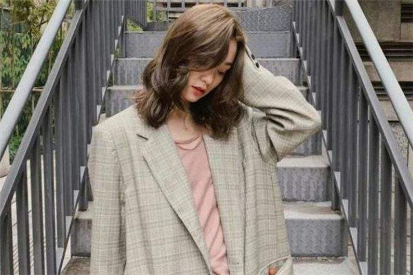 蜜茶棕色需要漂嗎 蜜茶棕色褪色后什么顏色 蜜茶棕色需要漂嗎 蜜茶棕色褪色后什么顏色