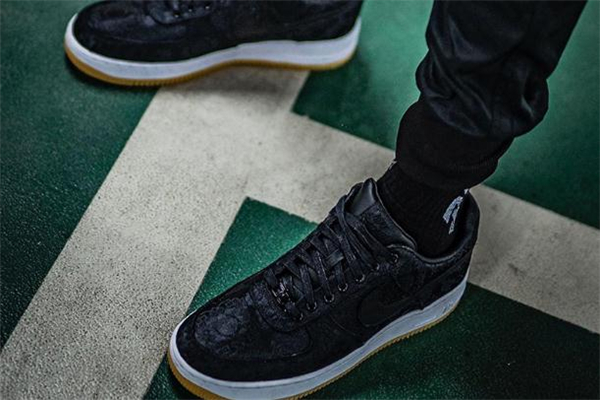 clot聯(lián)名af1黑色絲綢真假對(duì)比 clot空軍一號(hào)黑色絲綢真假 clot聯(lián)名af1黑色絲綢真假對(duì)比 clot空軍一號(hào)黑色絲綢真假