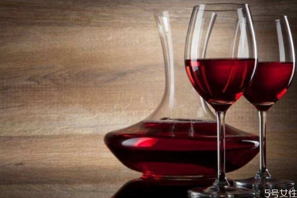 喝紅酒的好處有什么 紅酒應(yīng)該怎么鑒別好壞呢 喝紅酒的好處有什么 紅酒應(yīng)該怎么鑒別好壞呢