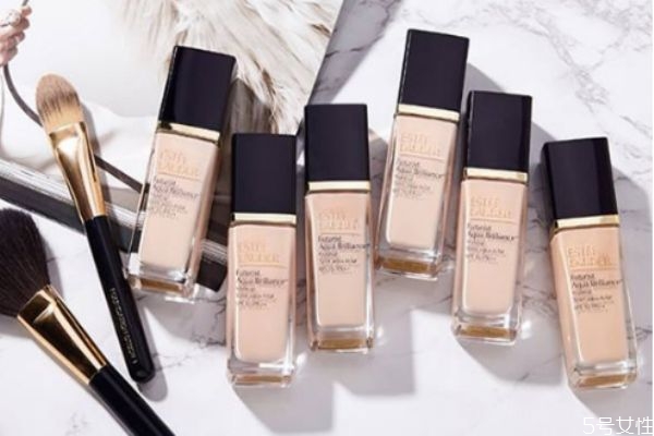 沁水粉底液63號(hào)很白嗎 沁水粉底液63黃嗎 沁水粉底液63號(hào)很白嗎 沁水粉底液63黃嗎