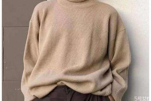 寬松毛衣適合胖人嗎 寬松毛衣怎么搭配呢 寬松毛衣適合胖人嗎 寬松毛衣怎么搭配呢