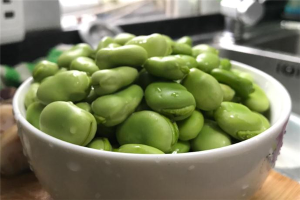 蠶豆生吃有毒嗎 蠶豆生吃好還是熟吃好 蠶豆生吃有毒嗎 蠶豆生吃好還是熟吃好