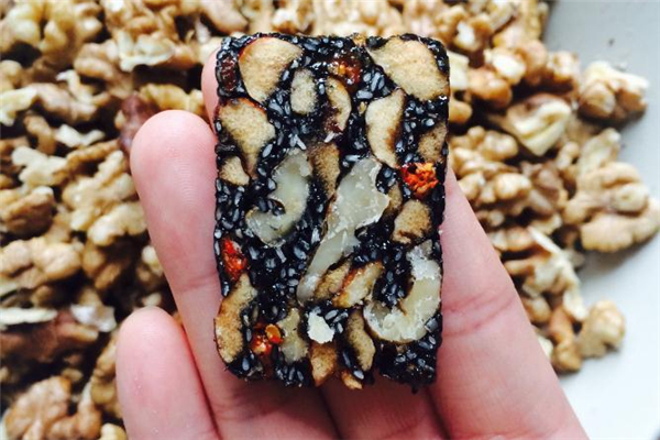 阿膠吃多久需要停 阿膠長期吃有副作用嗎 阿膠吃多久需要停 阿膠長期吃有副作用嗎