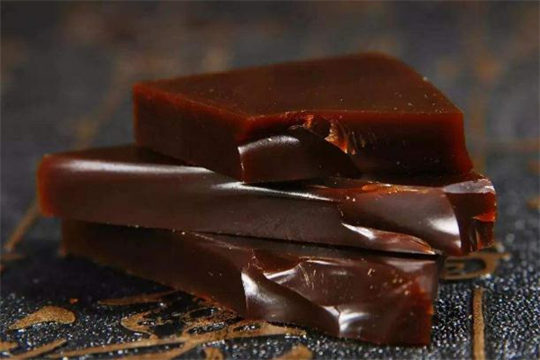 女人什么年齡吃阿膠好 年輕女生可以吃阿膠嗎 女人什么年齡吃阿膠好 年輕女生可以吃阿膠嗎