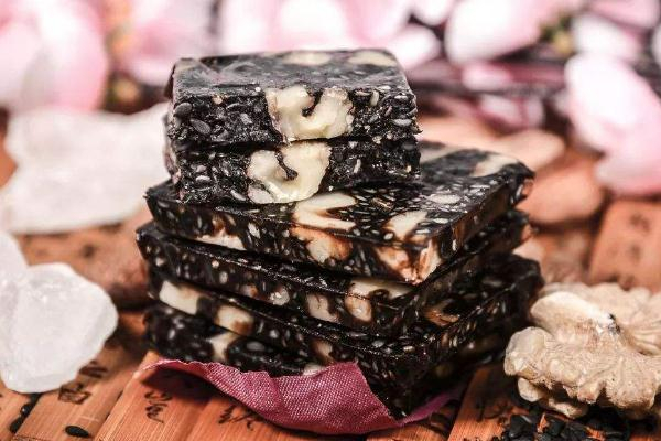 女人什么年齡吃阿膠好 年輕女生可以吃阿膠嗎 女人什么年齡吃阿膠好 年輕女生可以吃阿膠嗎