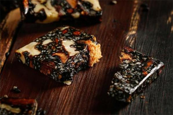 阿膠和花膠有什么區(qū)別 阿膠和花膠哪種更好 阿膠和花膠有什么區(qū)別 阿膠和花膠哪種更好