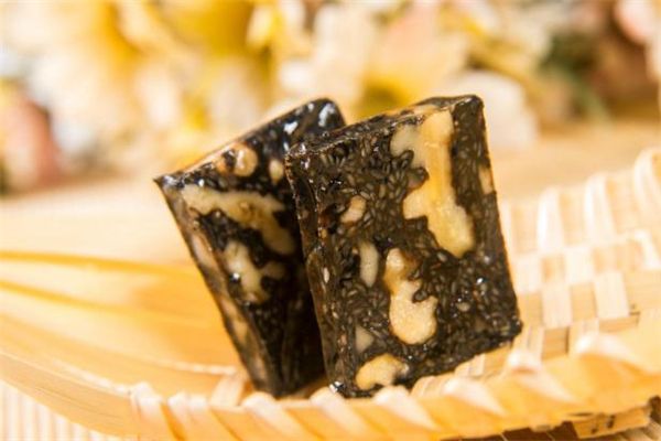 阿膠和花膠有什么區(qū)別 阿膠和花膠哪種更好 阿膠和花膠有什么區(qū)別 阿膠和花膠哪種更好