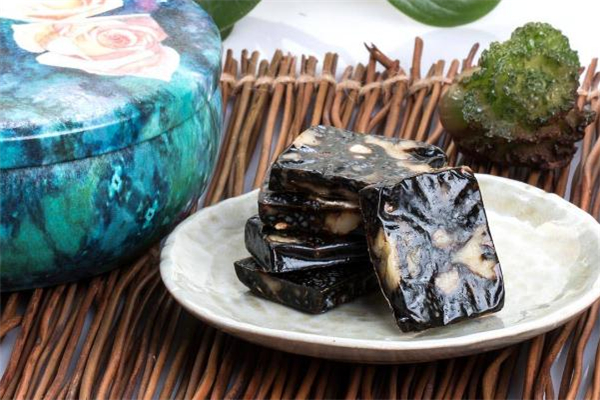 阿膠和驢膠有什么區(qū)別 阿膠和驢膠哪個(gè)補(bǔ)血效果好 阿膠和驢膠有什么區(qū)別 阿膠和驢膠哪個(gè)補(bǔ)血效果好