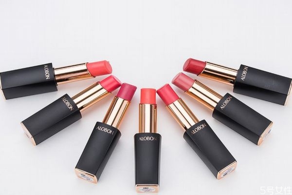 口紅屬于什么垃圾 用完的化妝品瓶子屬于什么垃圾 口紅屬于什么垃圾 用完的化妝品瓶子屬于什么垃圾