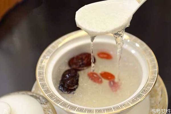 產(chǎn)后可以吃燕窩嗎 產(chǎn)后吃燕窩有什么注意 產(chǎn)后可以吃燕窩嗎 產(chǎn)后吃燕窩有什么注意