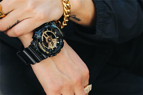 男生手表表帶什么材質(zhì)好 男人戴什么材質(zhì)表帶的手表帥氣 男生手表表帶什么材質(zhì)好 男人戴什么材質(zhì)表帶的手表帥氣