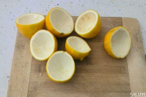 檸檬皮有什么作用 檸檬皮可以吃嗎 檸檬皮有什么作用 檸檬皮可以吃嗎