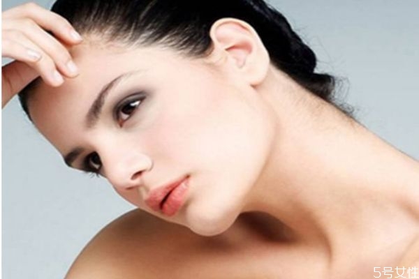 脖子上雞皮膚怎么消除 脖子上雞皮膚去除方法 脖子上雞皮膚怎么消除 脖子上雞皮膚去除方法