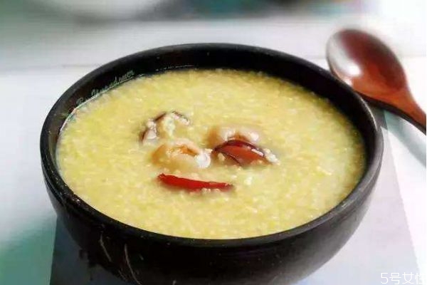 香蕉小米粥可以減肥嗎 香蕉小米粥有什么營養(yǎng)價(jià)值 香蕉小米粥可以減肥嗎 香蕉小米粥有什么營養(yǎng)價(jià)值