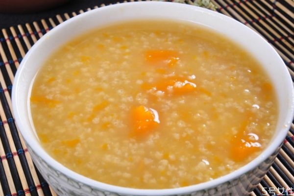 香蕉小米粥可以治療便秘嗎 喝香蕉小米粥有什么注意 香蕉小米粥可以治療便秘嗎 喝香蕉小米粥有什么注意