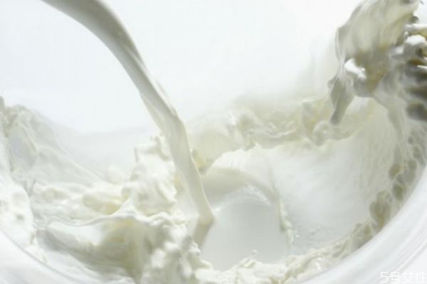 用純牛奶洗臉好嗎 怎么用牛奶洗臉 用純牛奶洗臉好嗎 怎么用牛奶洗臉