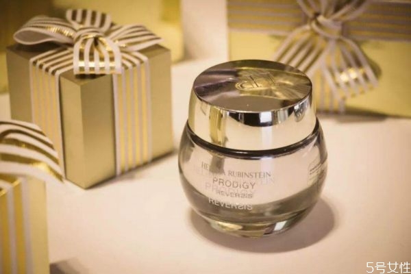 哪些面霜需要乳化 摸面霜后臉上一撮有泥 哪些面霜需要乳化 摸面霜后臉上一撮有泥