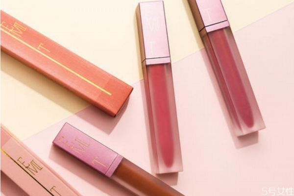 唇釉為什么容易溢出來(lái) 如何防止唇釉溢出來(lái) 唇釉為什么容易溢出來(lái) 如何防止唇釉溢出來(lái)