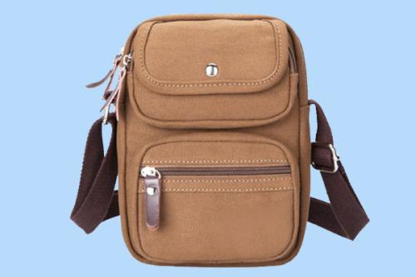 男士斜挎包什么品牌好 好看又平價的男士斜挎包有哪些 男士斜挎包什么品牌好 好看又平價的男士斜挎包有哪些