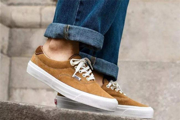 vans紅標與黑標的區(qū)別 vans紅標貴還是黑標貴 vans紅標與黑標的區(qū)別 vans紅標貴還是黑標貴