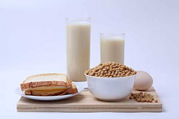 豆?jié){配什么吃好 豆?jié){放什么糖好 豆?jié){配什么吃好 豆?jié){放什么糖好