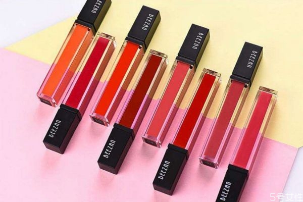 唇釉為什么容易溢出來(lái) 如何防止唇釉溢出來(lái) 唇釉為什么容易溢出來(lái) 如何防止唇釉溢出來(lái)