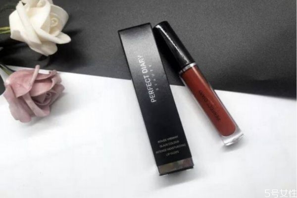 完美日記唇釉好用嗎 完美日記唇釉7系列和9系列區(qū)別 完美日記唇釉好用嗎 完美日記唇釉7系列和9系列區(qū)別
