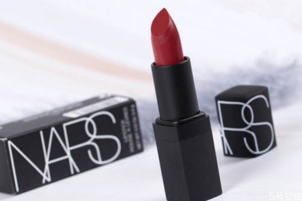 豆沙色口紅色適合黃皮嗎 豆沙色口紅適合什么年齡 豆沙色口紅色適合黃皮嗎 豆沙色口紅適合什么年齡