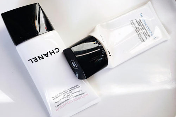 香奈兒山茶花洗面奶功效 香奈兒山茶花洗面奶適合什么膚質(zhì) 香奈兒山茶花洗面奶功效 香奈兒山茶花洗面奶適合什么膚質(zhì)