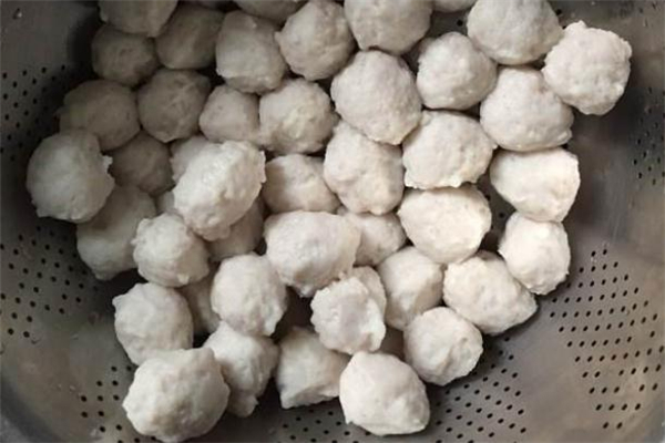 黑魚可以做魚丸嗎 黑魚魚丸的做法 黑魚可以做魚丸嗎 黑魚魚丸的做法