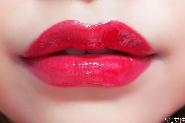 口紅是橫著涂還是豎著涂 怎么豎著涂口紅 口紅是橫著涂還是豎著涂 怎么豎著涂口紅