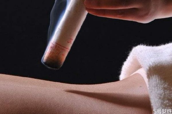 艾灸子宮的好處與功效 艾灸子宮位置在哪里 艾灸子宮的好處與功效 艾灸子宮位置在哪里