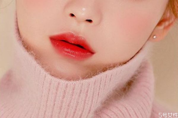 唇蜜可以吃嗎 唇蜜使用方法 唇蜜可以吃嗎 唇蜜使用方法