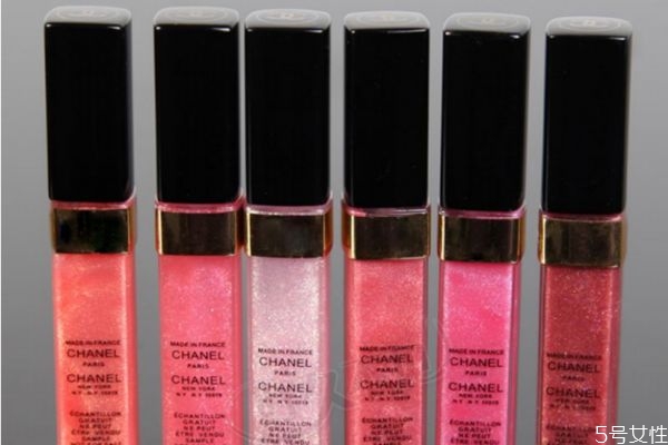 唇蜜可以當(dāng)潤(rùn)唇膏嗎 唇蜜是潤(rùn)唇膏么 唇蜜可以當(dāng)潤(rùn)唇膏嗎 唇蜜是潤(rùn)唇膏么