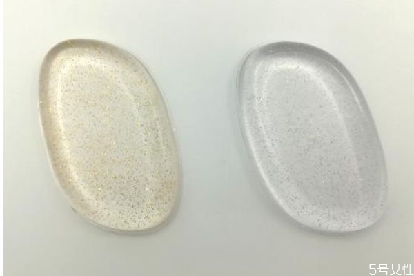 硅膠粉撲怎么用散粉 硅膠粉撲要撕掉薄膜嗎 硅膠粉撲怎么用散粉 硅膠粉撲要撕掉薄膜嗎