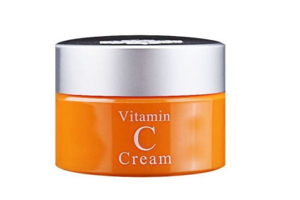 晚上擦面霜好嗎 晚上擦面霜會(huì)悶痘嗎 