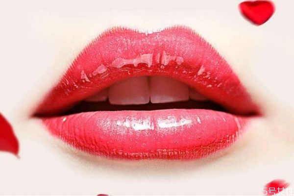 唇彩和口紅哪個(gè)危害小 唇彩是什么做的 唇彩和口紅哪個(gè)危害小 唇彩是什么做的