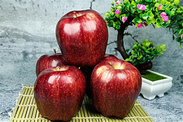 花牛蘋(píng)果為什么有點(diǎn)苦 花牛蘋(píng)果怎么挑才好吃 花牛蘋(píng)果為什么有點(diǎn)苦 花牛蘋(píng)果怎么挑才好吃