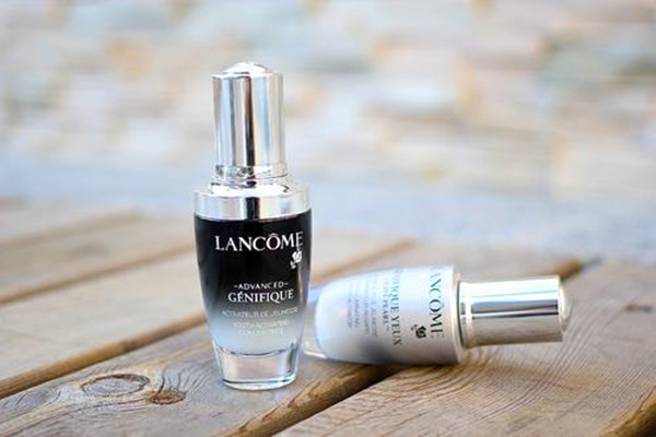 蘭蔻小黑瓶質(zhì)地怎么樣 蘭蔻小黑瓶白天可以用嗎 蘭蔻小黑瓶質(zhì)地怎么樣 蘭蔻小黑瓶白天可以用嗎