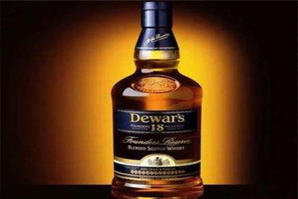 芝華士和威士忌是一樣的酒嗎 芝華士和威士忌哪個價格高 芝華士和威士忌是一樣的酒嗎 芝華士和威士忌哪個價格高