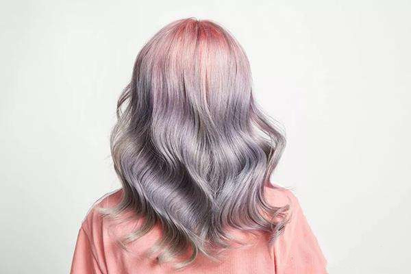 頭發(fā)挑染什么顏色好看 挑染頭發(fā)要注意什么 頭發(fā)挑染什么顏色好看 挑染頭發(fā)要注意什么