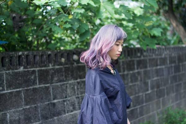 頭發(fā)挑染什么顏色好看 挑染頭發(fā)要注意什么 頭發(fā)挑染什么顏色好看 挑染頭發(fā)要注意什么