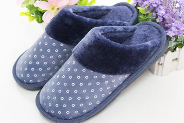 怎么看鞋子的保暖效果好不好 拖鞋鞋底哪種材料好 怎么看鞋子的保暖效果好不好 拖鞋鞋底哪種材料好