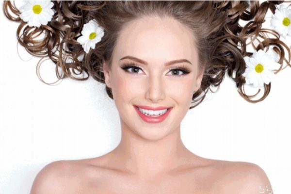 頭發(fā)毛躁怎么辦 護(hù)理頭發(fā)的辦法有什么 頭發(fā)毛躁怎么辦 護(hù)理頭發(fā)的辦法有什么