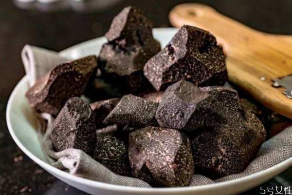 黑松露什么人不能吃 黑松露怎么做好吃 黑松露什么人不能吃 黑松露怎么做好吃