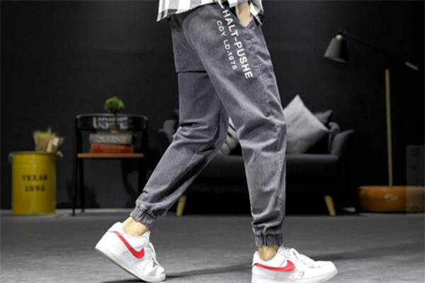 男生春天穿什么褲子顯腿長(zhǎng) 男生春季褲子穿搭 男生春天穿什么褲子顯腿長(zhǎng) 男生春季褲子穿搭