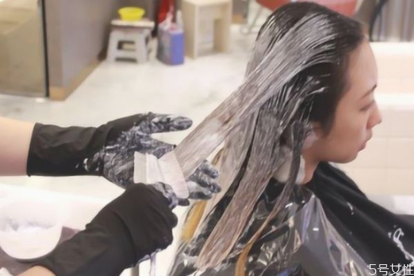 施華蔻泡泡染發(fā)劑多少錢 施華蔻泡泡染發(fā)劑使用心得 施華蔻泡泡染發(fā)劑多少錢 施華蔻泡泡染發(fā)劑使用心得